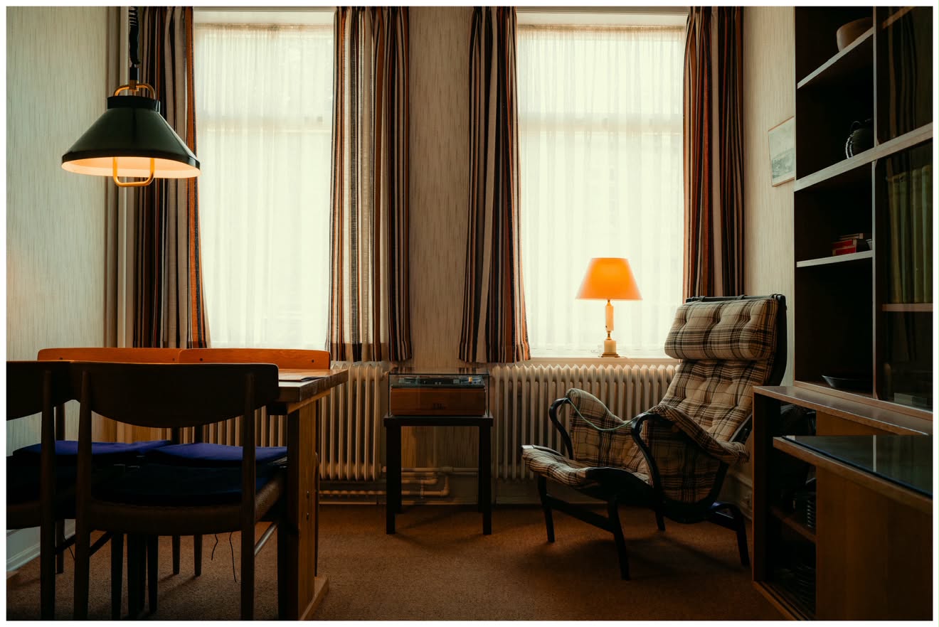 SITTING ROOM